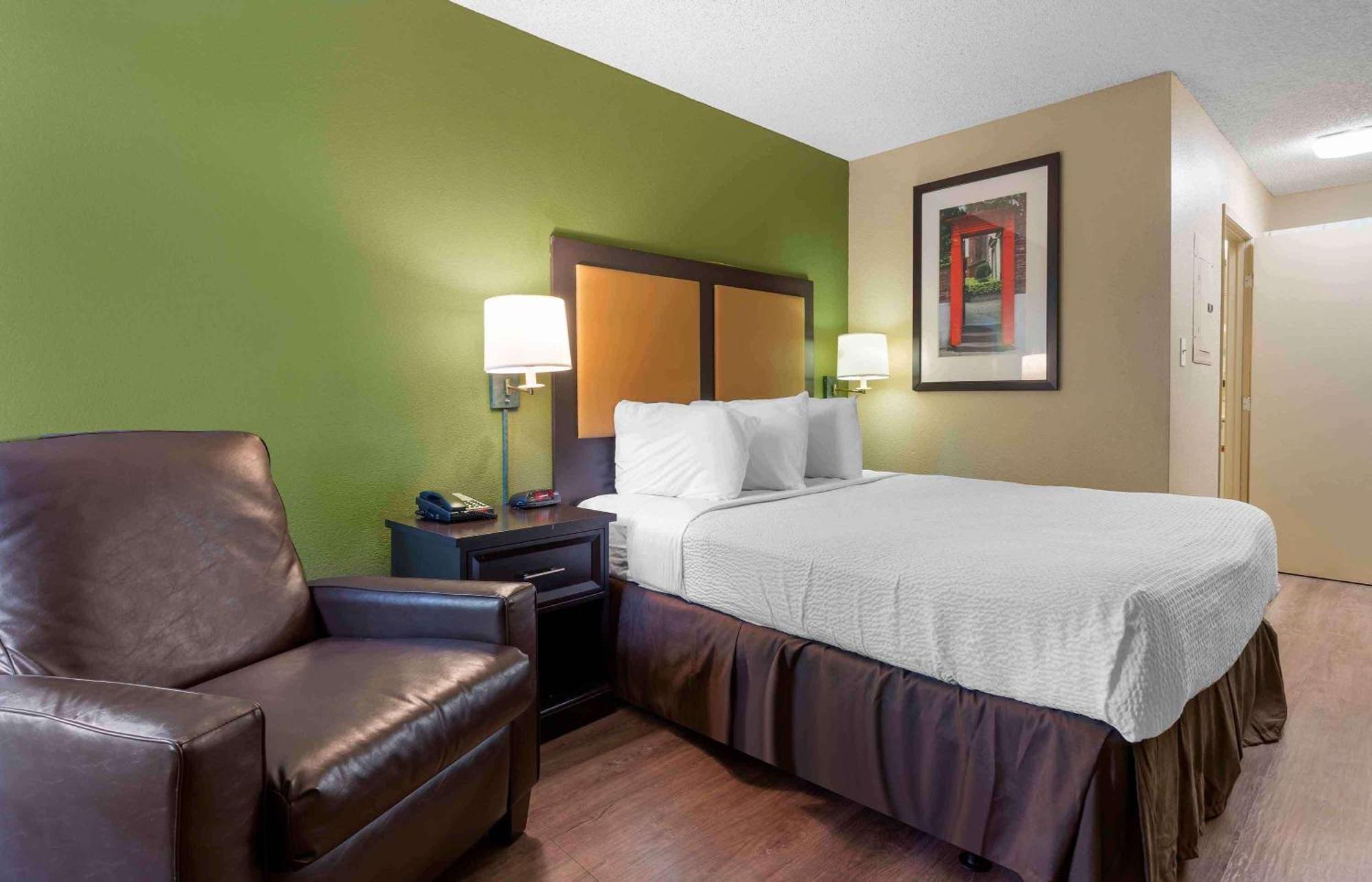 Extended America - - South Natomas 2*